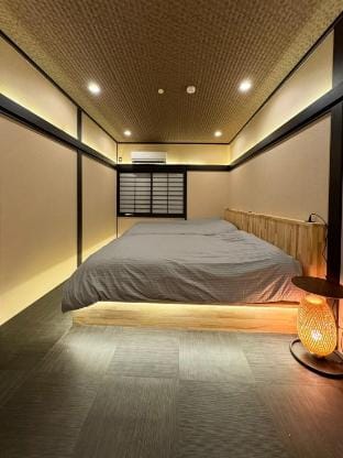 Momiji  4-Bedroom with Japanese-Style Room 3 KIX Apartment in Osaka