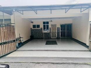 Homestay untuk sekeluarga Vacation rental in Perak