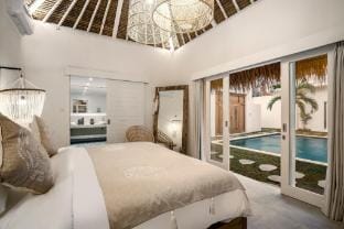 A Casa Di Renucci by Alfred in Bali - Brand New Stunning 5BR Villa near Seminyak Beach Villa in Kuta