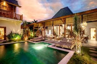 Villa Nabi by Alfred in Bali - ❤ New Family 5BR Villa next to Seminyak Beach Villa in Kuta