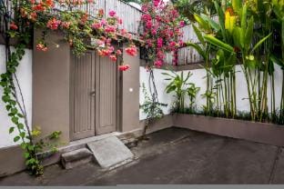Villa Moju by Alfred in Bali - Tropical 3BR Escape w/ Private Pool & Lush garden in Bumbak Canggu Villa in North Kuta