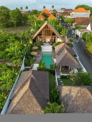 Villa Chempaka by Alfred in Bali - New! Luxe Tropical 4BR Dream Villa in Canggu Villa in North Kuta