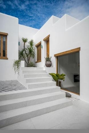 Villa Oasi 1 by Alfred in Bali - Brand New Tropical Luxury 3 BR, Bingin Beach Villa in Bali