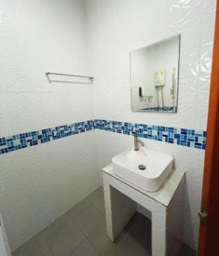 ศิริฆรินทร์ โฮมสเตย์  Vacation rental in Chon Buri Changwat