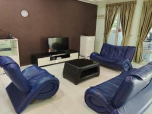 Good for family and friends have fun Vacation rental in Sabah