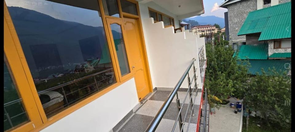 The Candy Cottage Vacation rental in Manali