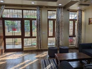 Excellent home away from home-Noida Vacation rental in Noida