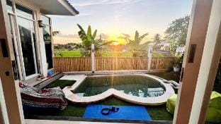 Rice Field Sunset View Villa Canggu Villa in North Kuta
