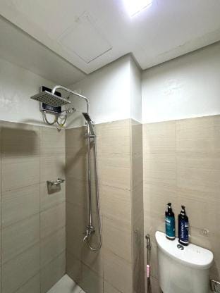 Gray Room Shore 2 Residences Apartment in Pasay