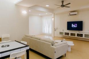 The Butter Homestay @ Taman Pelangi Vacation rental in Johor Bahru