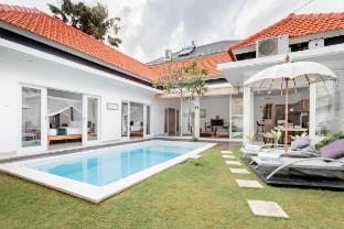 Neighbour villas 3 pools near Atlas Beach Club Villa in North Kuta