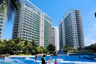 Azure a3-1br wavepool walk to SM mall near airport Apartment in Paranaque
