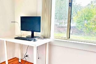 Family retreat with free parkings close to station Vacation rental in Sydney