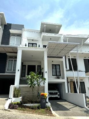 Rosie Family Homestay Vacation rental in Indonesia