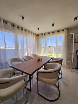 Rooftop +immense terrasse à 5min de Disney Paris Apartment in Chessy