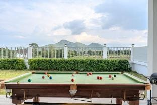 Luxurious 4-Bedroom Pool Villa Best Mountain Views Villa in Nong Kae