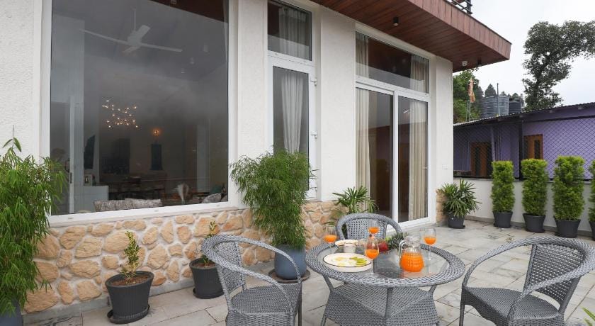 ELIVAAS 3 BHK With LakeView - Antarmann CasaMirage Vacation rental in Uttarakhand