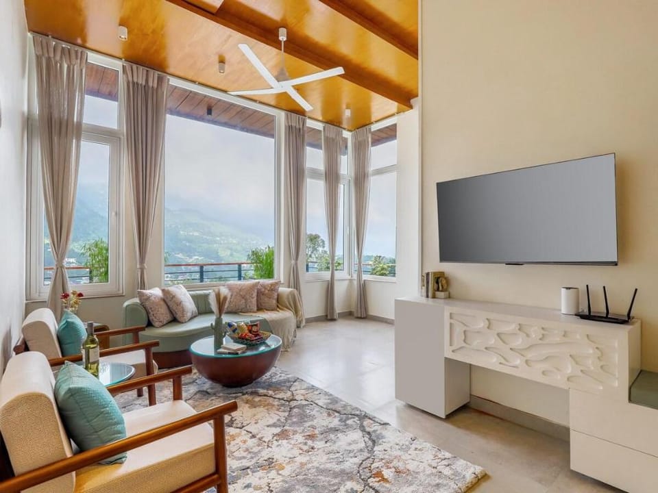 ELIVAAS 3 BHK With LakeView - Antarmann CasaMirage Vacation rental in Uttarakhand