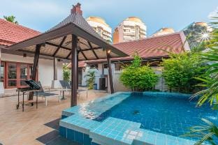 芭提雅中天海滩新泰式4卧5卫独栋度假别墅|临海300米 Villa in Pattaya City