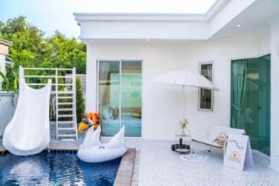 Sunset House Poolvilla (บ้านซันเซ็ท) Villa in Pattaya City
