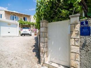 Guest House Vulic - Studio Apartment with Terrace Apartment in Dubrovnik