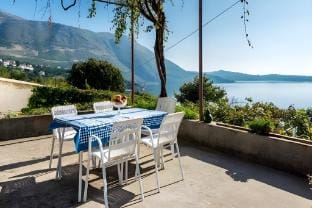 Guest House Fontana - Two Bedroom Apartment with Terrace and Sea View Apartment in Dubrovnik-Neretva County