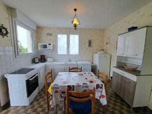 m from the sandy beach, holiday house, Ploudalmezeau Vacation rental in Ploudalmézeau