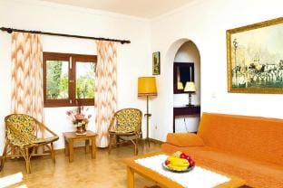 Finca in Santa Margalida with Panoramic Views Apartment in Pla de Mallorca