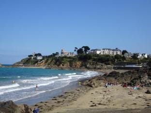 Modern semi-detached house with terrace Vacation rental in Saint-Quay-Portrieux