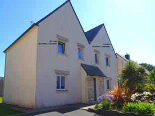 Modern semi-detached house with terrace Vacation rental in Saint-Quay-Portrieux