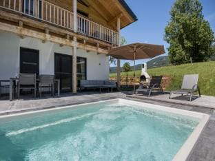Chalet Gamsknogel mit privatem Pool und Whirlpool Vacation rental in Berchtesgadener Land