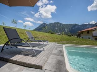 Chalet Gamsknogel mit privatem Pool und Whirlpool Vacation rental in Berchtesgadener Land