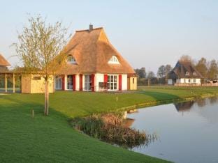 Reetdachhaus am Bodden mit Sauna Vacation rental in Mecklenburg-Vorpommern, Germany