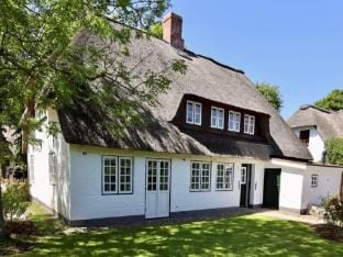 reetgedecktes Ferienhaus in Nieblum auf Foehr Vacation rental in Nordfriesland