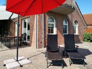 Ferienhaus mit drei Badern in Dornumersiel Vacation rental in Lower Saxony, Germany