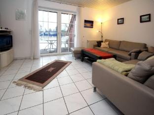 Gemuetliche Doppelhaushaelfte in Nessmersiel Meer, Garten und Erholung Vacation rental in Lower Saxony, Germany