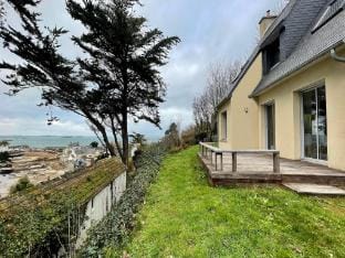 Premium holiday home with sea view Vacation rental in Plougasnou