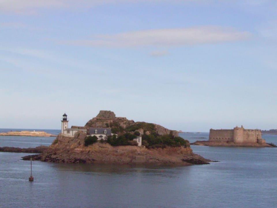 Pretty apartment with sea view in Primel Hotel in Plougasnou