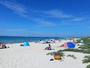 Charming holiday home in a top location by the sea Vacation rental in Kerlouan