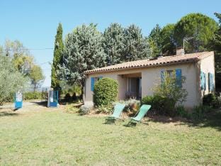 Pretty holiday house with private garden, Apt Vacation rental in Apt