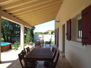 Pretty modern holiday home with pool and views of the vineyards, Domazan Vacation rental in Provence-Alpes-Côte d'Azur