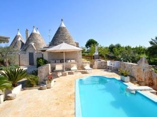 Trulli in Valle dItra with Pool and Views Vacation rental in Province of Taranto