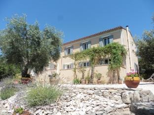 Pretty, spacious holiday home with private pool Vacation rental in Provence-Alpes-Côte d'Azur