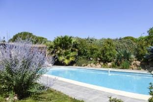 Pretty holiday home with garden and private pool, Gabian Vacation rental in Occitanie
