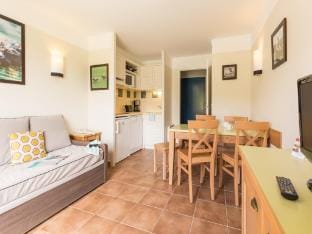 Apartment in Branville for cyclists and walkers Vacation rental in Normandy