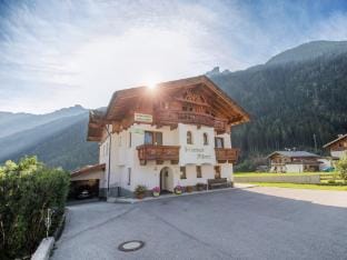 Apartment in Milders near Stubai Glacier Apartment in Neustift im Stubaital