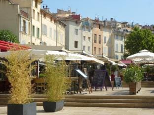 Salon-de-Provence Villa Stay Vacation rental in Provence-Alpes-Côte d'Azur