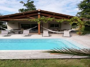 holiday home with pool in Grayan-et-lHopital Vacation rental in Nouvelle-Aquitaine