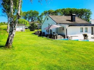 person holiday home in KALLEKARR-By Traum Vacation rental in Västra Götaland County