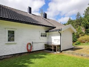 person holiday home in Kvas Vacation rental in Norway